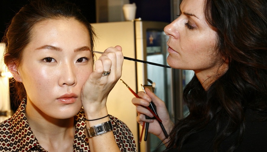 Requirements for a makeup artist license